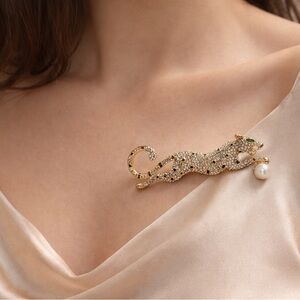 Panthere Gold  Crystal Brooch with Pearl Accent